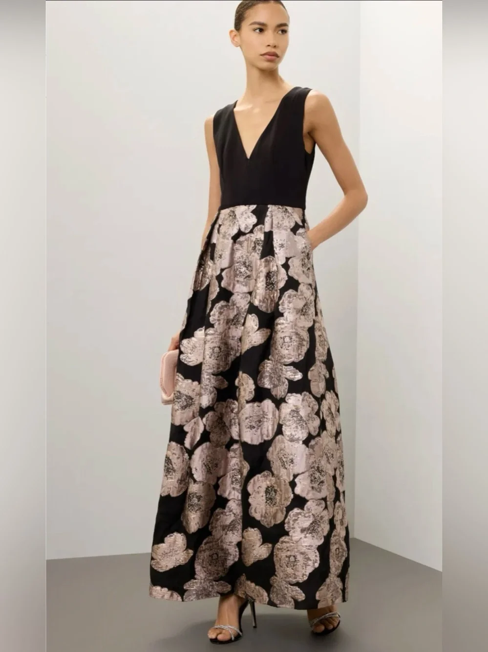 Hutch Black Floral Jacquard Black and Rose Gold Floral V-Neck Evening Gown Sz 22